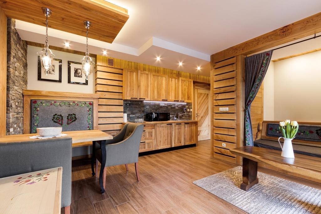 Apartment Balcony C